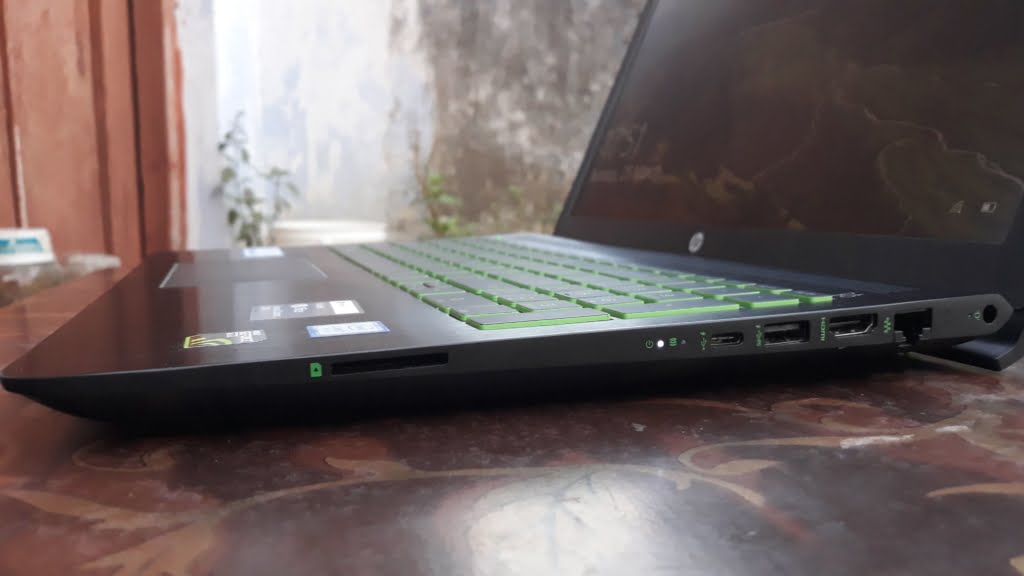 gaming laptop